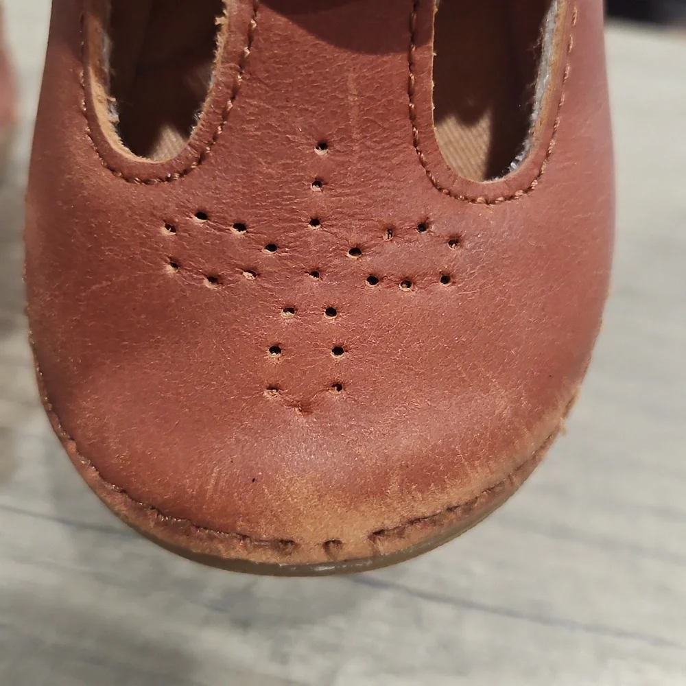 Lucianne Soft Motion leather Mary Jane size 5